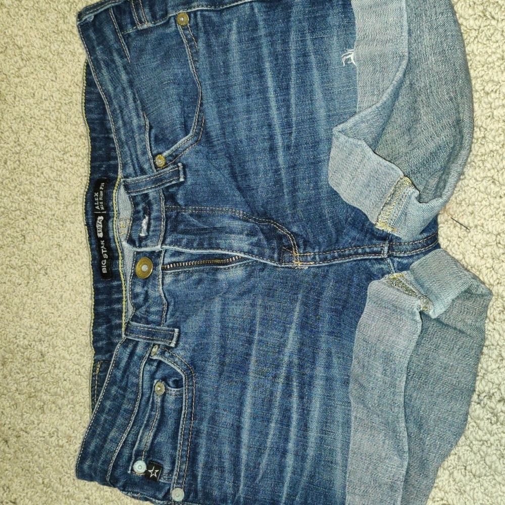 Ladies Mid Rise Stretch Cuffed Jean Shorts